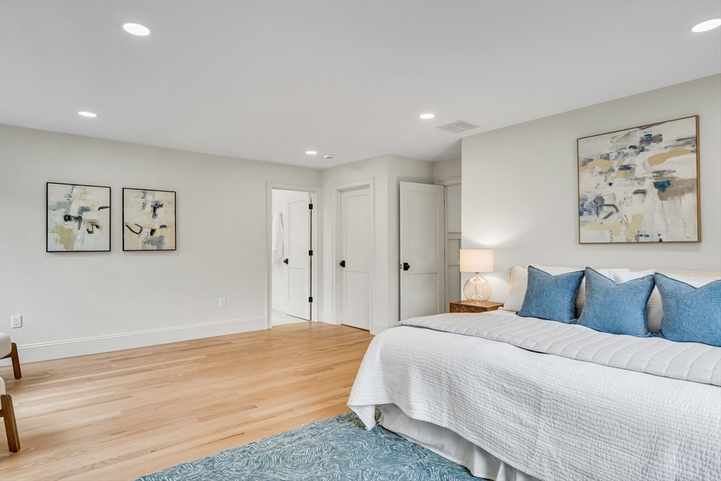 Lexington, Massachusetts, 02421, United States, 5 Bedrooms Bedrooms, ,5 BathroomsBathrooms,Residential,For Sale,1849755
