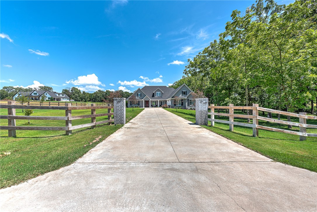 Bentonville, Arkansas, 72713, United States, 4 Bedrooms Bedrooms, ,5 BathroomsBathrooms,Residential,For Sale,1950806