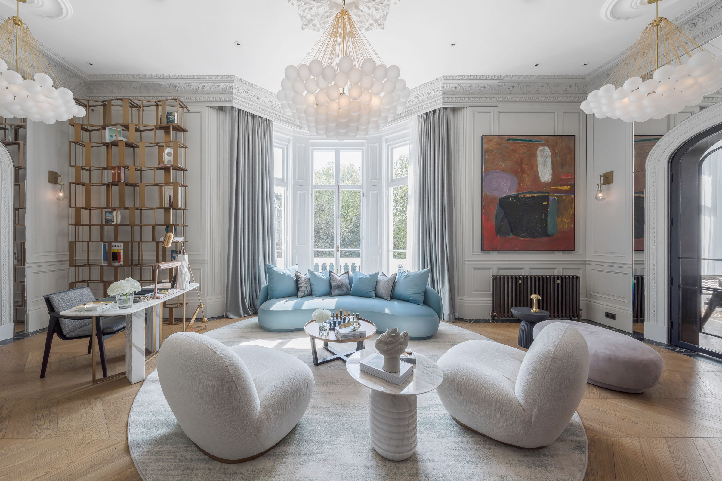 Art Deco-Inspired Lateral Apartment with Views Over Onslow Gardens 