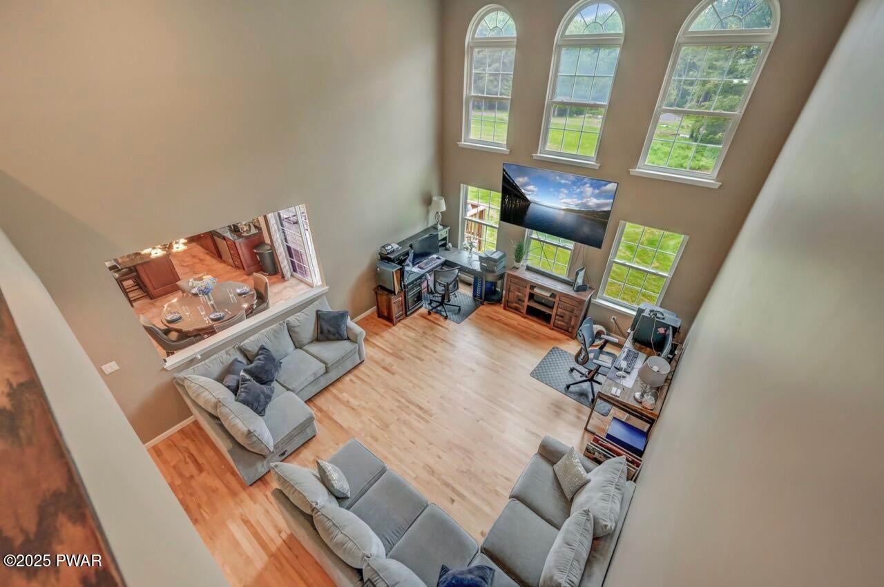 Honesdale, Pennsylvania, 18431, United States, 5 Bedrooms Bedrooms, ,4 BathroomsBathrooms,Residential,For Sale,1973688