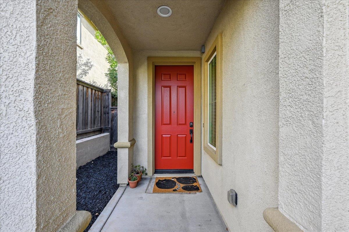 Folsom, California, 95630, United States, 4 Bedrooms Bedrooms, ,3 BathroomsBathrooms,Residential,For Sale,1948899