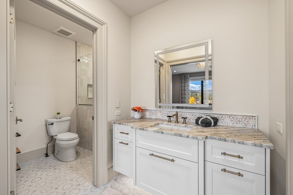 McCall, Idaho, 83638, United States, 5 Bedrooms Bedrooms, ,5 BathroomsBathrooms,Residential,For Sale,1989949