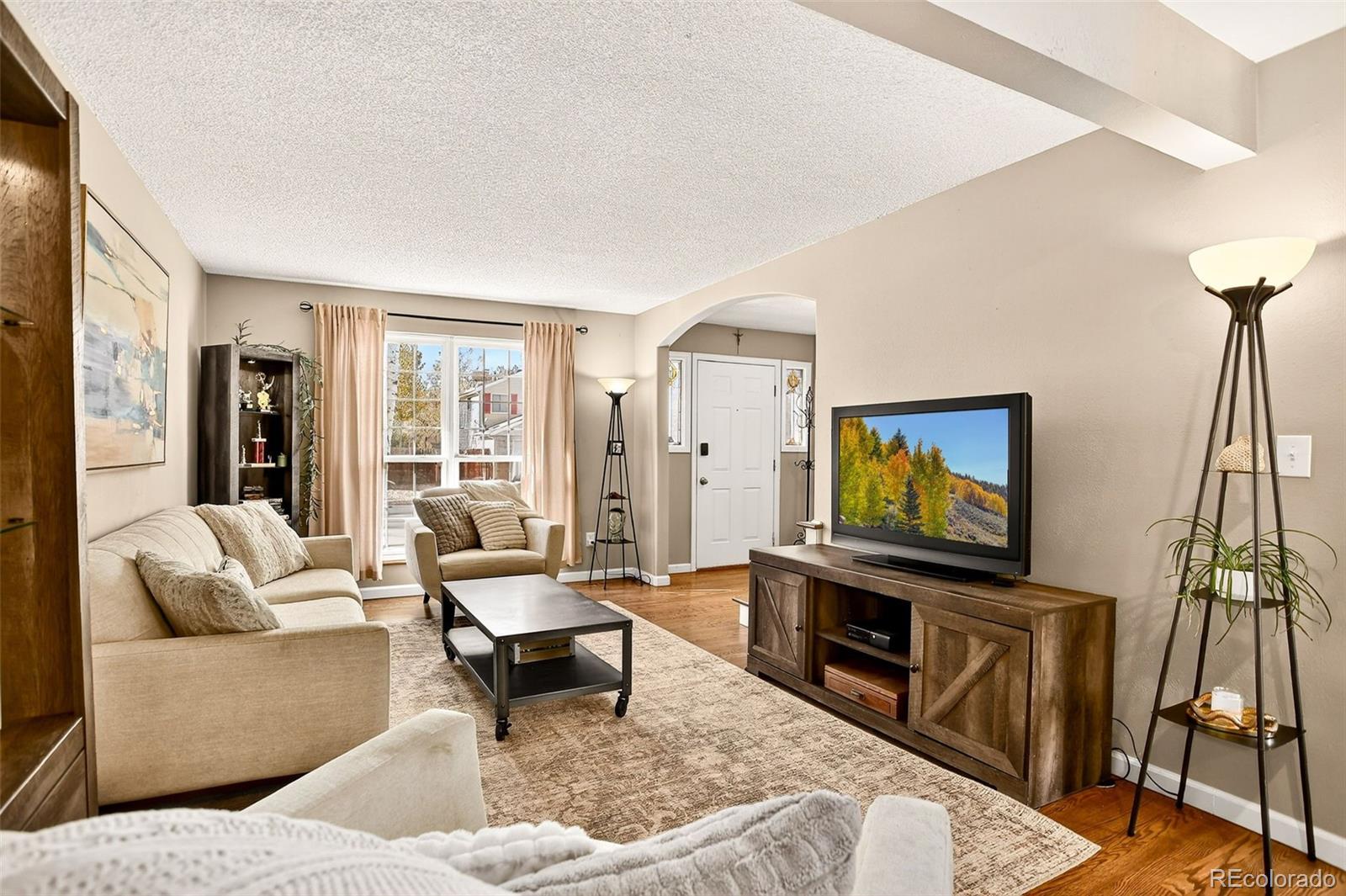 Centennial, Colorado, 80015, United States, 4 Bedrooms Bedrooms, ,2 BathroomsBathrooms,Residential,For Sale,1988993