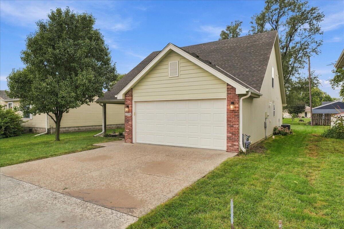 Mohawk St, Council Bluffs, IA 51501 #1