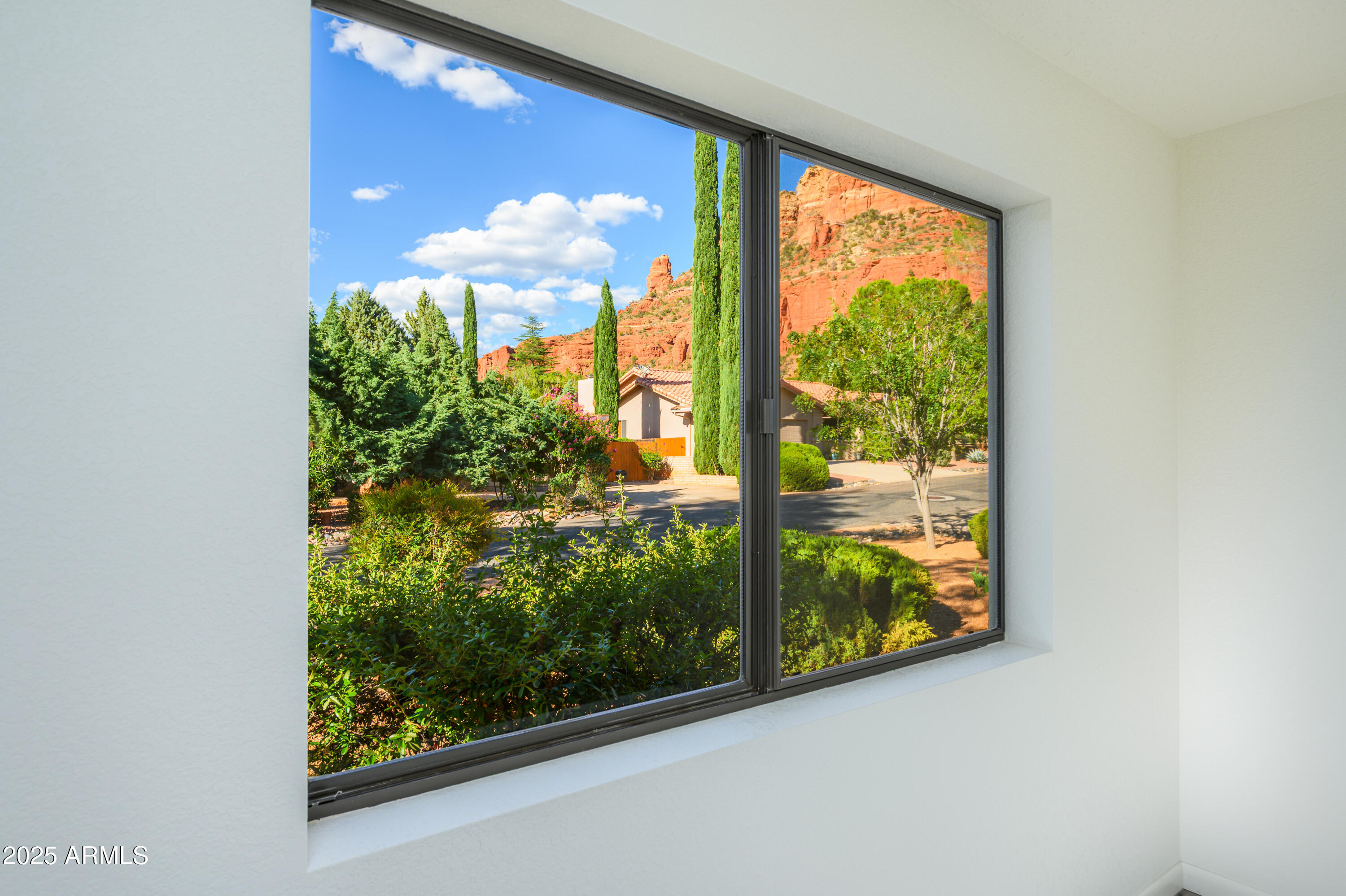 Sedona, Arizona, 86336, United States, 3 Bedrooms Bedrooms, ,Residential,For Sale,1948014