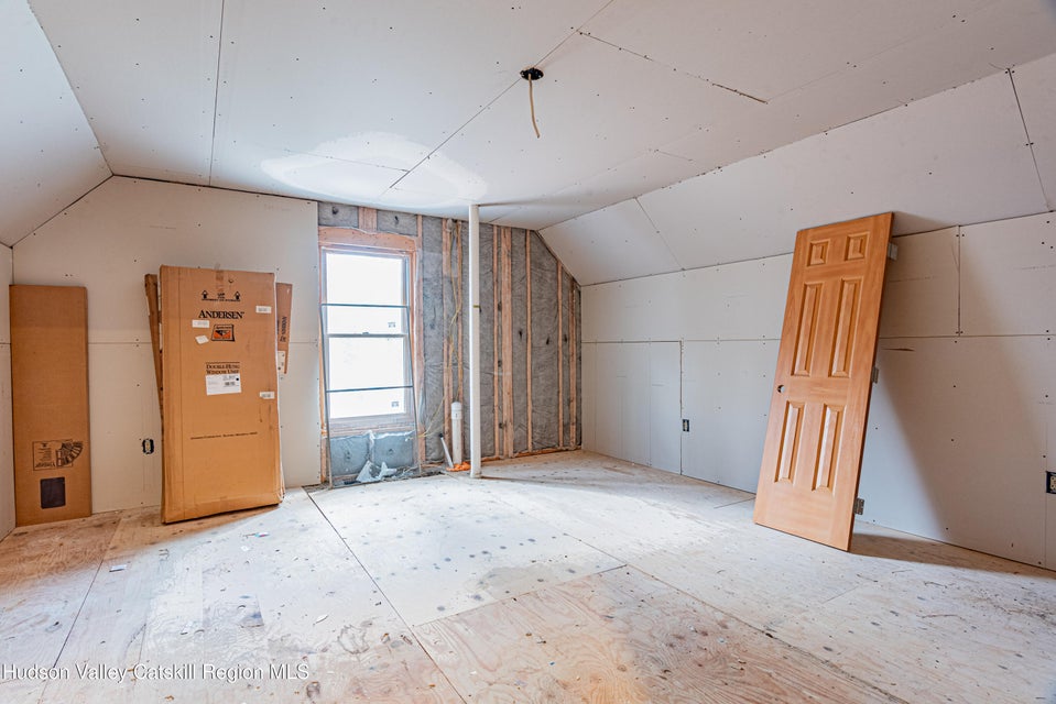 Saugerties, New York, 12477, United States, 4 Bedrooms Bedrooms, ,4 BathroomsBathrooms,Residential,For Sale,1928425