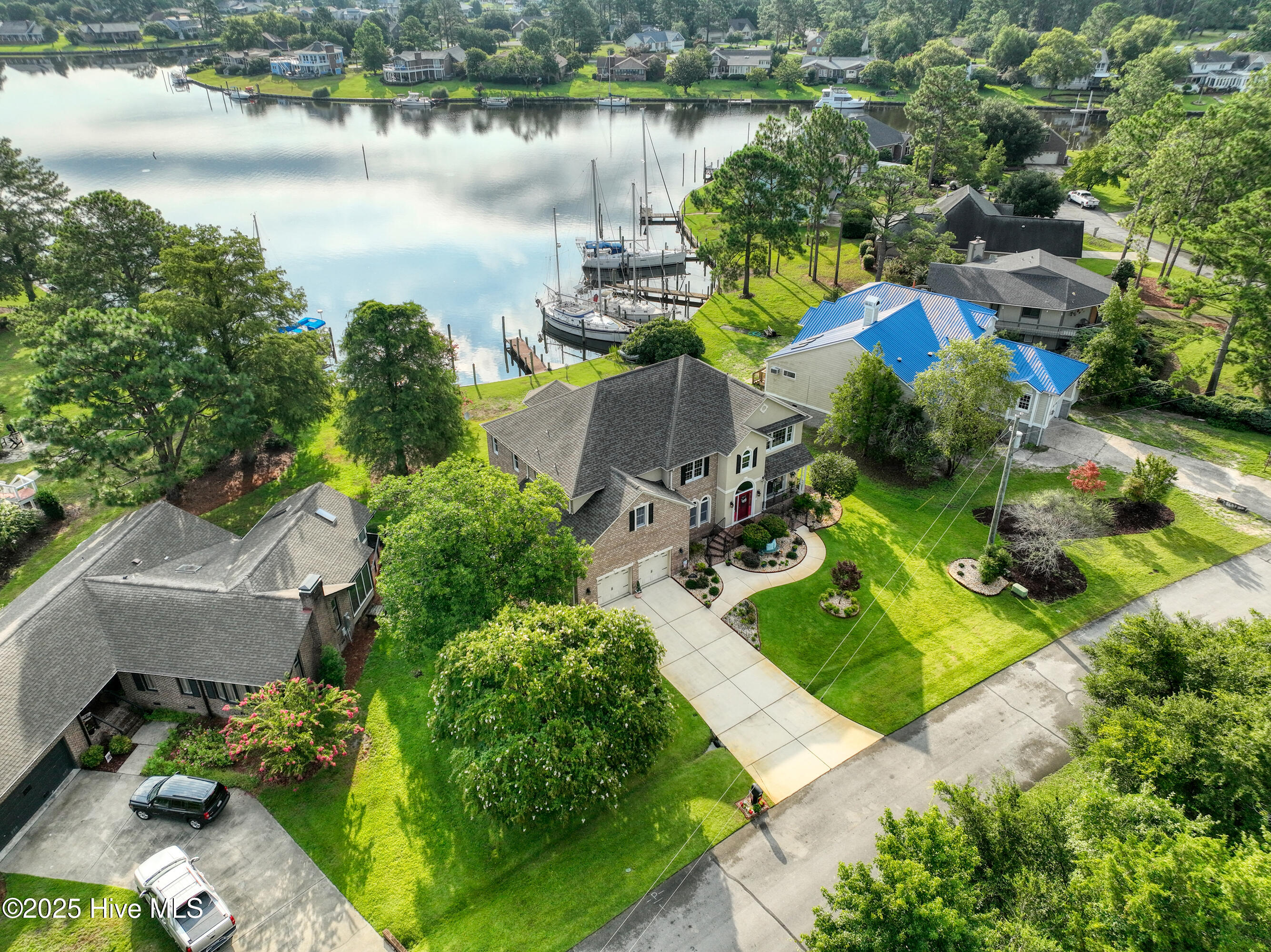 New Bern, North Carolina, 28560, United States, 4 Bedrooms Bedrooms, ,3 BathroomsBathrooms,Residential,For Sale,1907556
