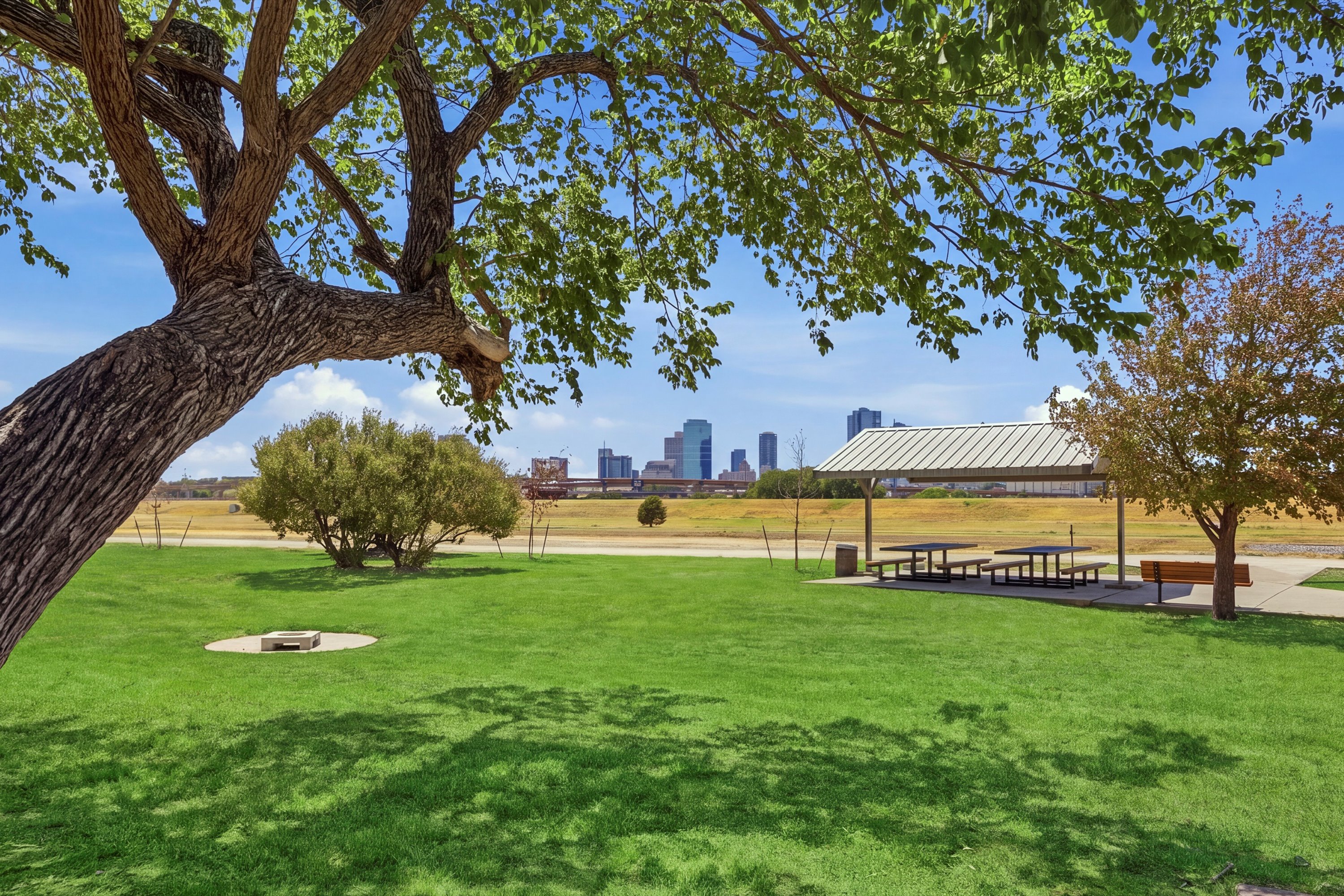  400 Vista Buena Trail, Fort Worth, TX, 76111 - 物件實景