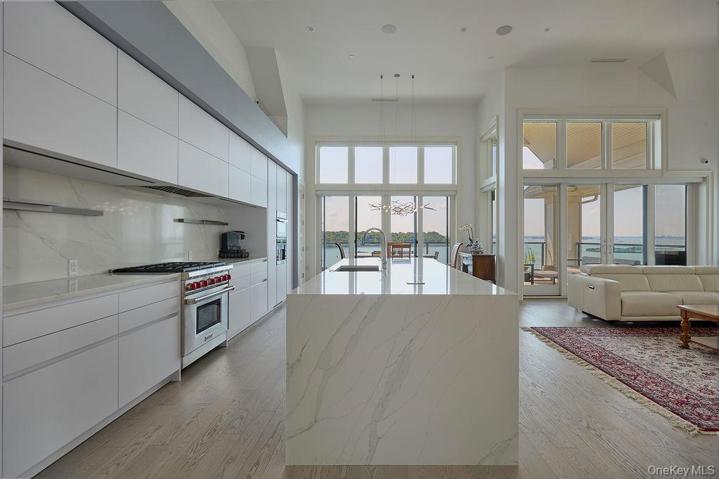 New Rochelle, New York, 10805, United States, 3 Bedrooms Bedrooms, ,4 BathroomsBathrooms,Residential,For Sale,1942227
