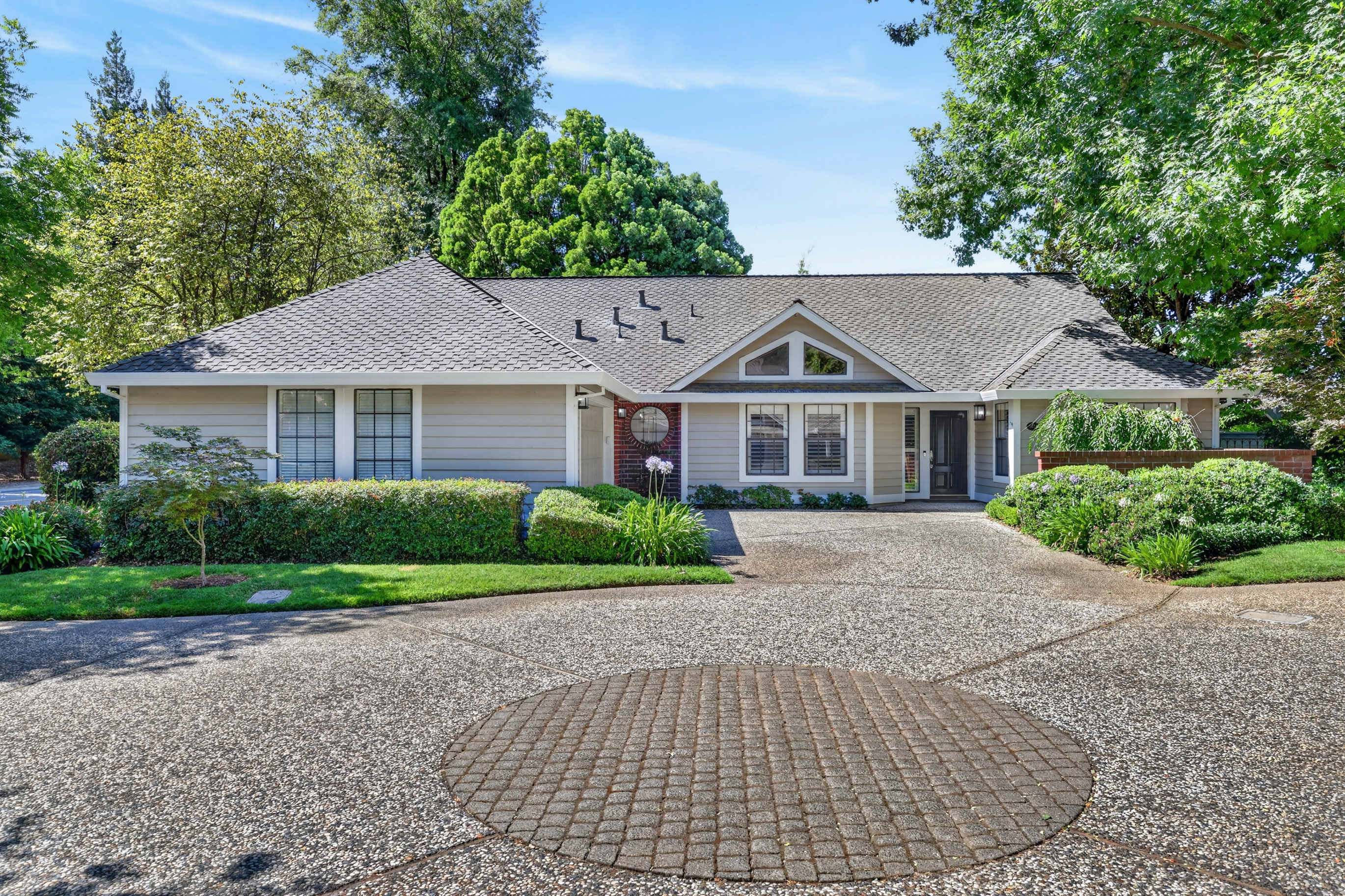  1073 Harrington Way, Carmichael, CA 95608 - 物件實景