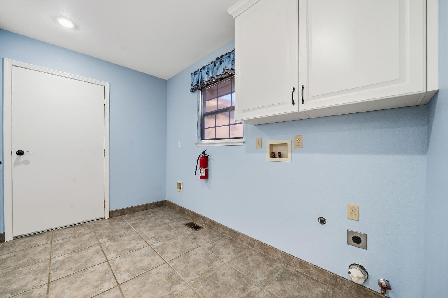 Valley Springs, California, 95252, United States, 3 Bedrooms Bedrooms, ,3 BathroomsBathrooms,Residential,For Sale,1983340