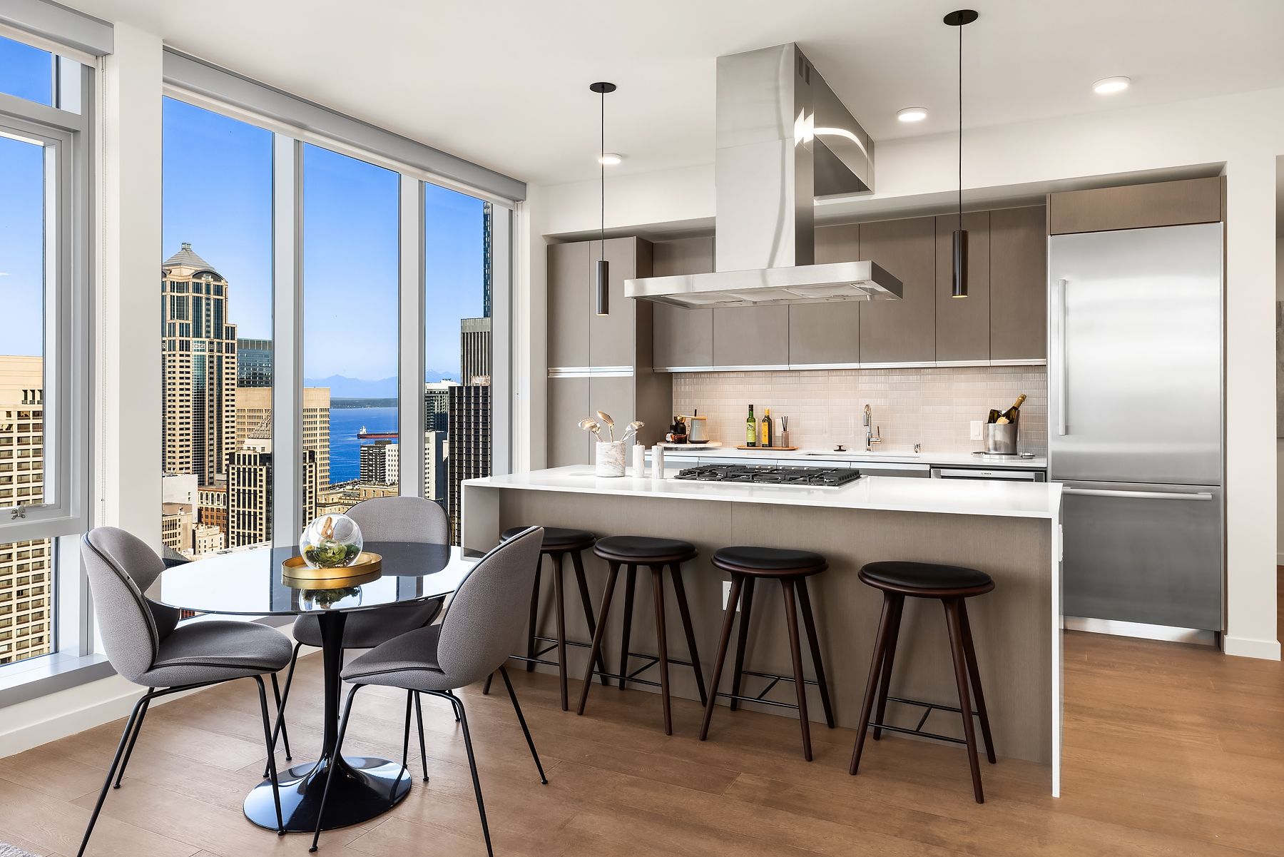  800 Columbia Street Unit #1711, Seattle, WA 98104 - 物件實景