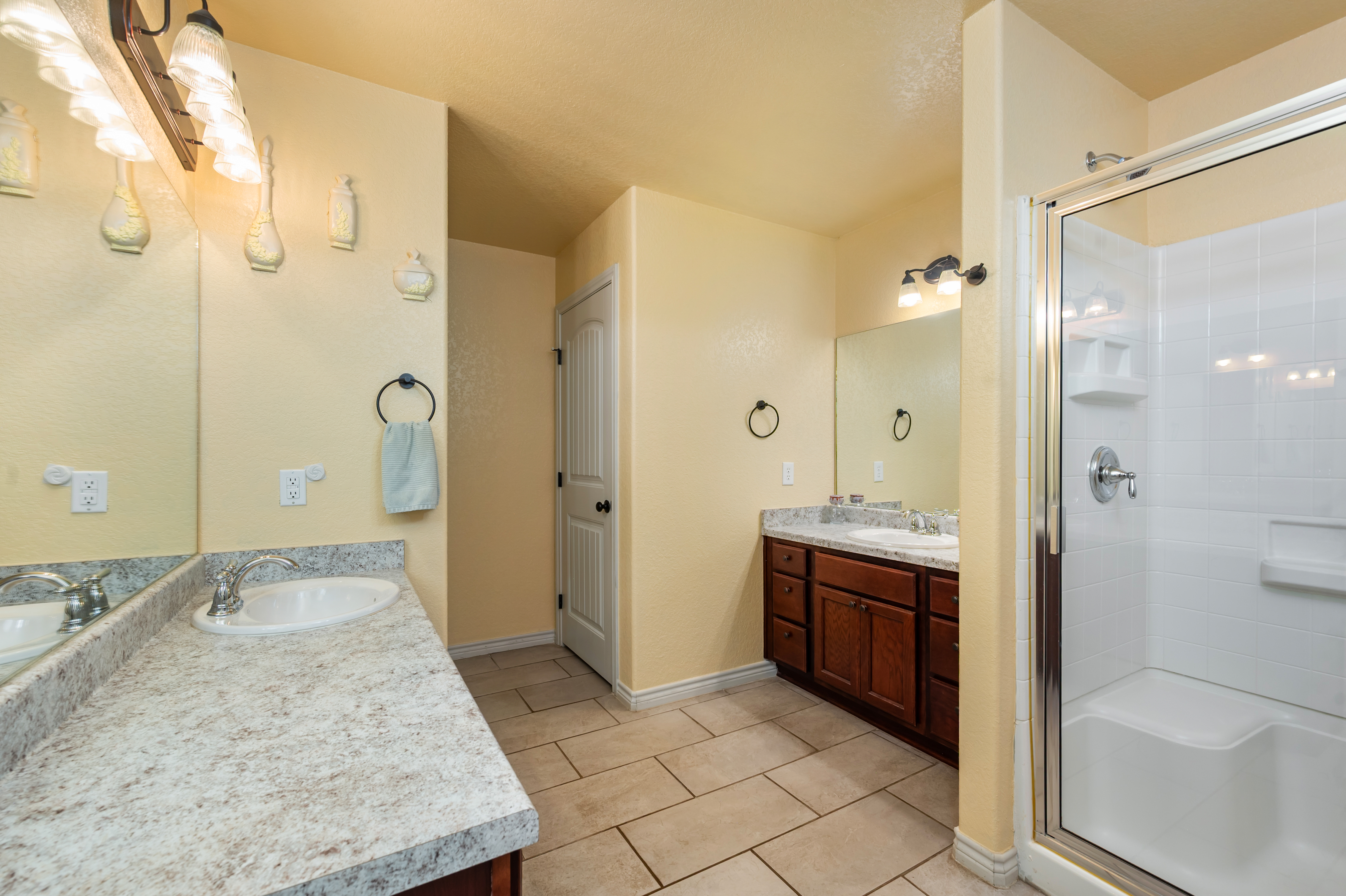  Spacious Poteet Home on 1.02 Acres - 物件實景