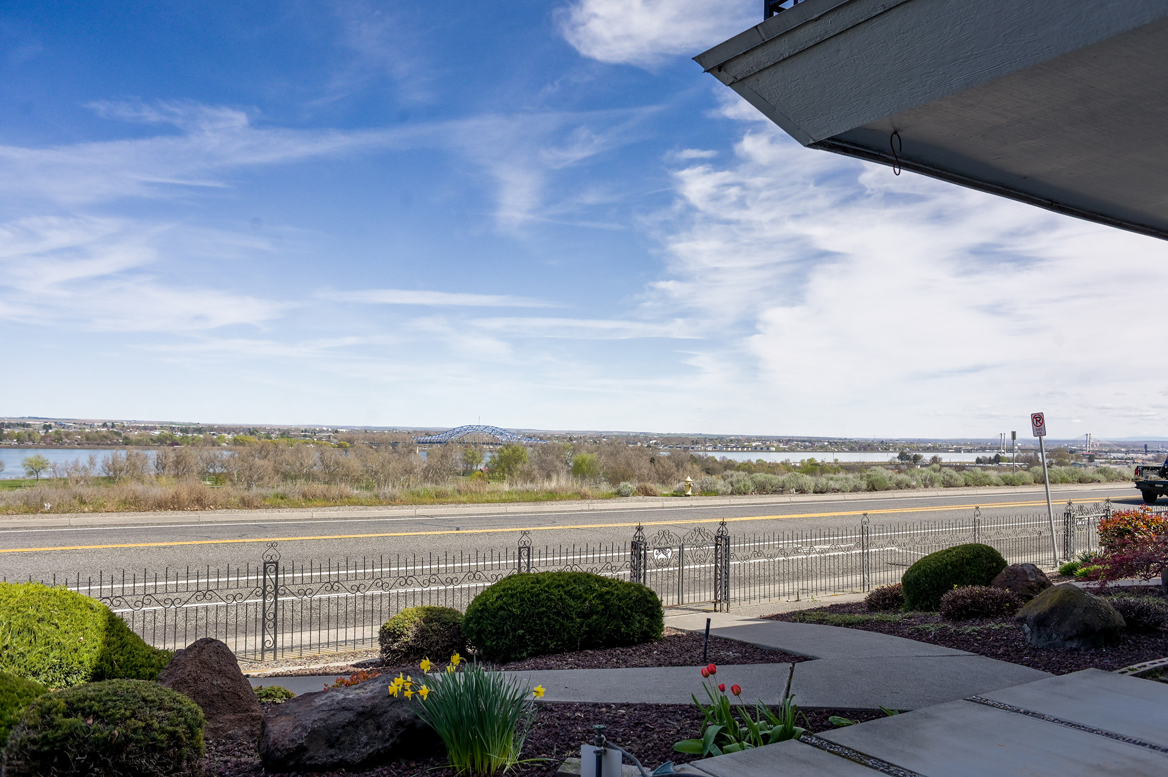  Situated along the Columbia River with breathtaking, one-of-a-kind 180-views - 物件實景