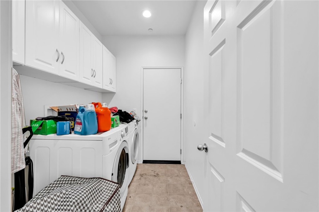 Victorville, California, 92394, United States, 5 Bedrooms Bedrooms, ,4 BathroomsBathrooms,Residential,For Sale,2048020
