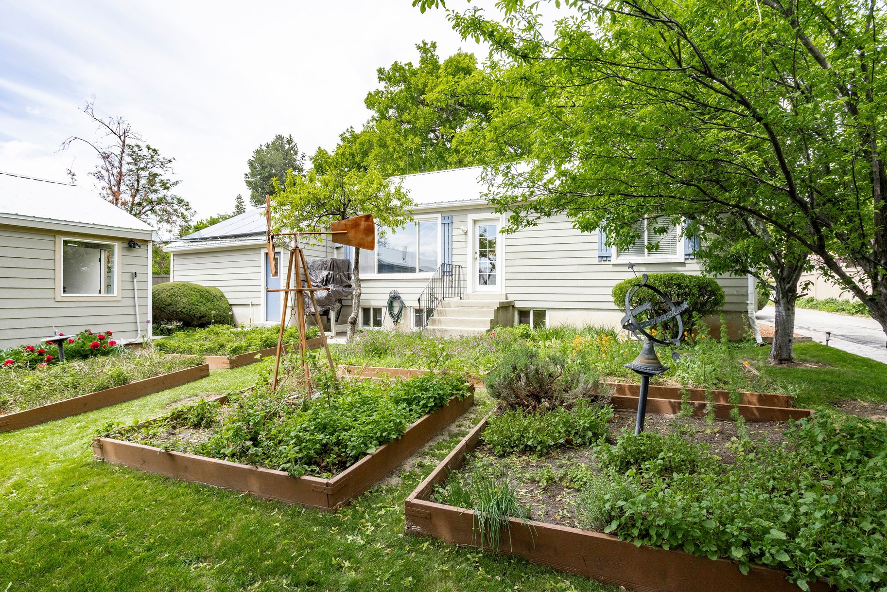  Multifamily Homestead in the Heart of Holladay - 物件實景