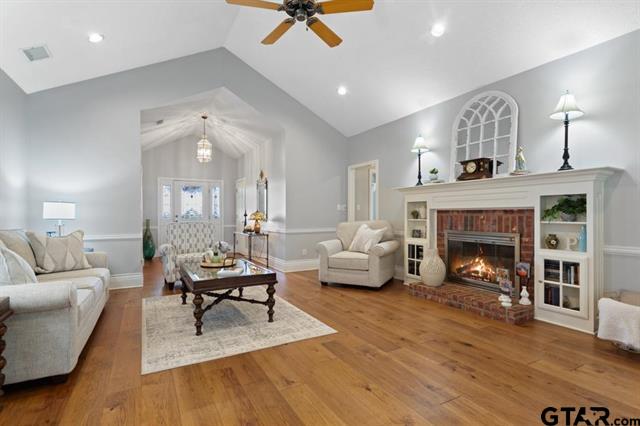 Lindale, Texas, 75771, United States, 3 Bedrooms Bedrooms, ,3 BathroomsBathrooms,Residential,For Sale,1995142