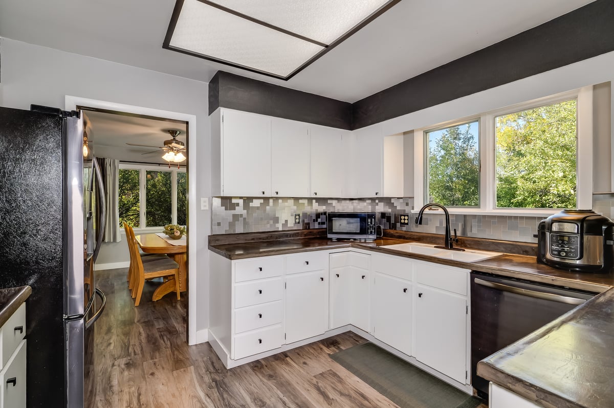 Cheyenne, Wyoming, 8200, United States, 6 Bedrooms Bedrooms, ,2 BathroomsBathrooms,Residential,For Sale,2007508