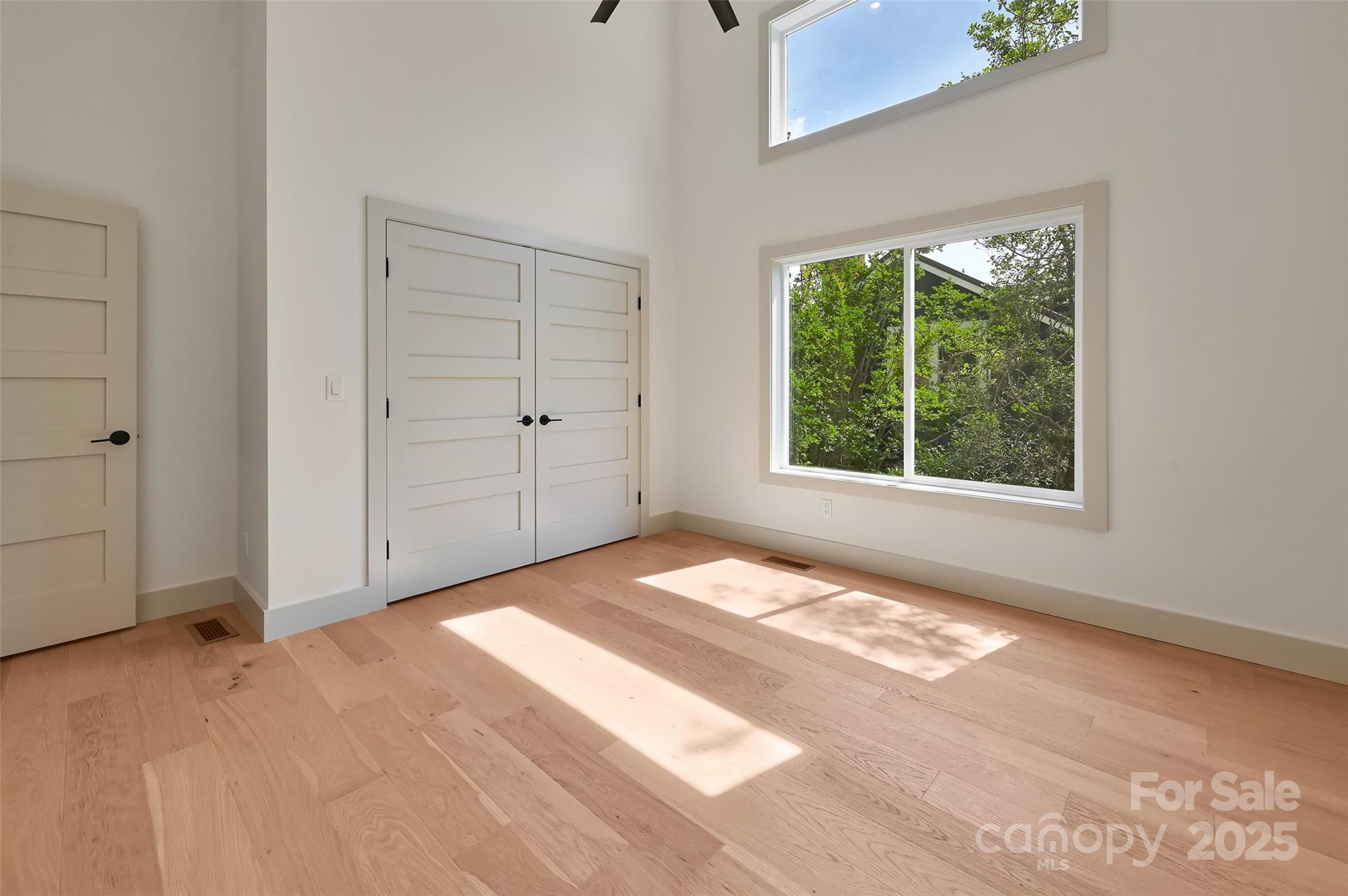 Asheville, North Carolina, 28806, United States, 4 Bedrooms Bedrooms, ,4 BathroomsBathrooms,Residential,For Sale,1837018