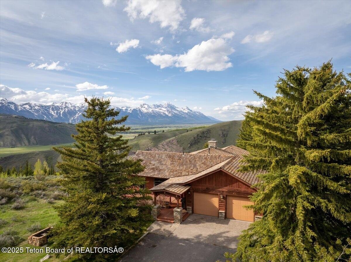 Jackson, Wyoming, 83001, United States, 4 Bedrooms Bedrooms, ,3 BathroomsBathrooms,Residential,For Sale,1845429