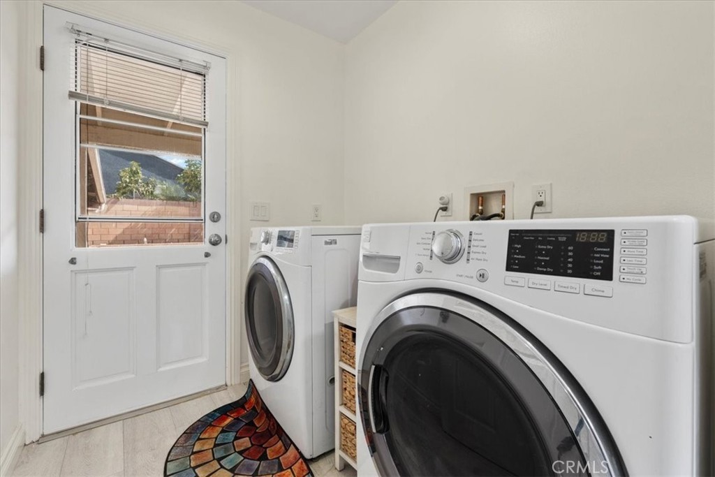 La Mirada, California, 90638, United States, 4 Bedrooms Bedrooms, ,3 BathroomsBathrooms,Residential,For Sale,1976779