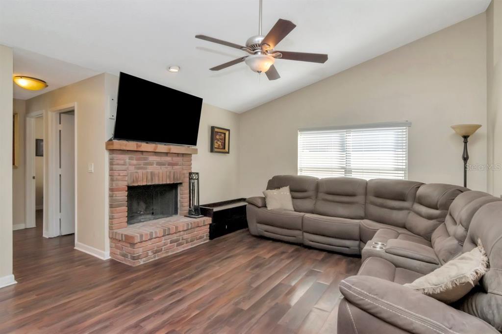 Tampa, Florida, 33635, United States, 4 Bedrooms Bedrooms, ,2 BathroomsBathrooms,Residential,For Sale,1907600