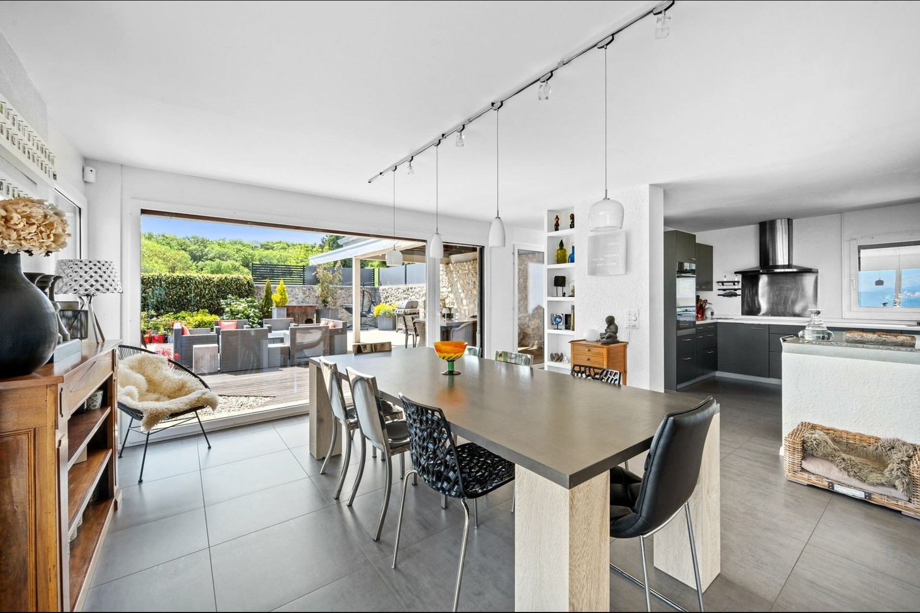  Contemporary villa with lake and Alpine views - 物件實景