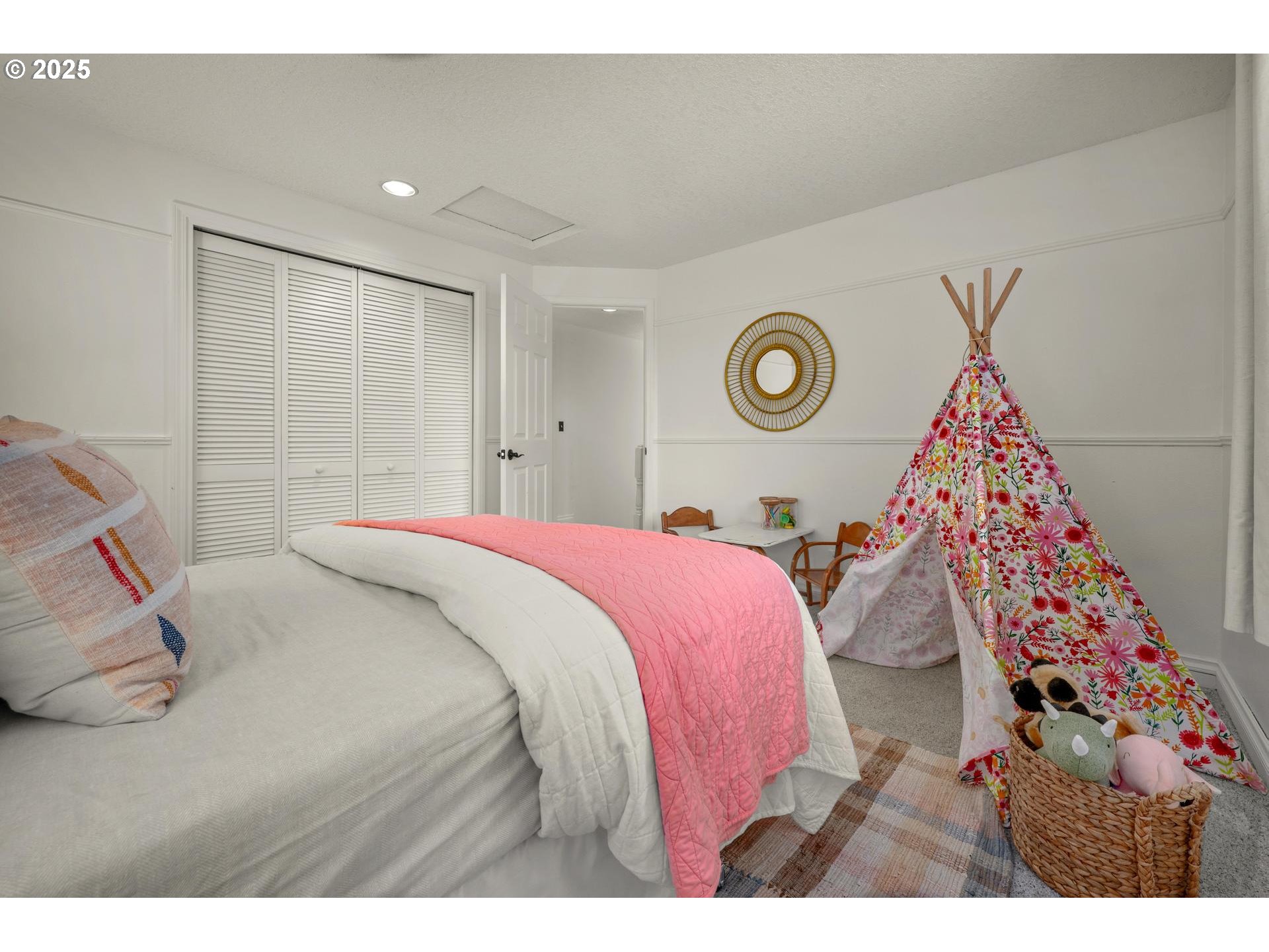 Hillsboro, Oregon, 97124, United States, 3 Bedrooms Bedrooms, ,2 BathroomsBathrooms,Residential,For Sale,1865919