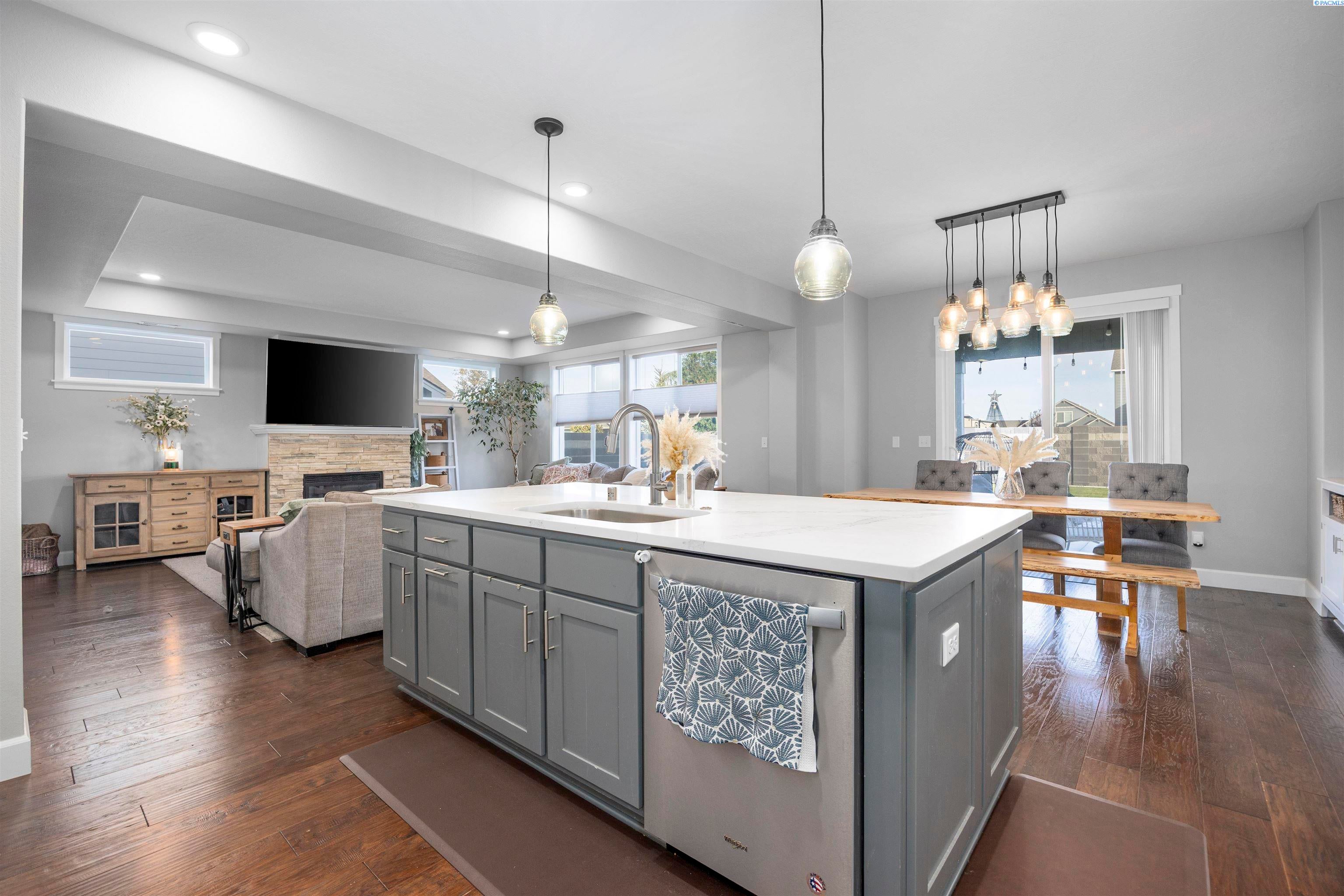 Pasco, Washington, 99301, United States, 3 Bedrooms Bedrooms, ,3 BathroomsBathrooms,Residential,For Sale,2012523