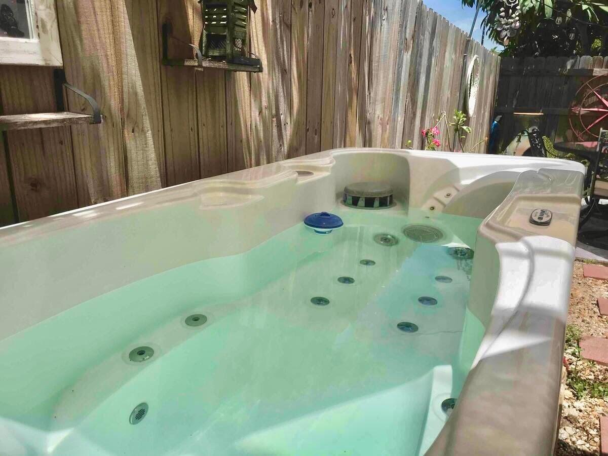 KEY LARGO, Florida, 33037, United States, 1 Bedroom Bedrooms, ,1 BathroomBathrooms,Residential,For Sale,1827867