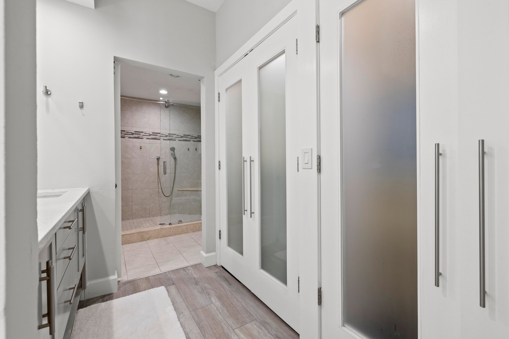 Longboat Key, Florida, 34228, United States, 2 Bedrooms Bedrooms, ,2 BathroomsBathrooms,Residential,For Sale,1851438