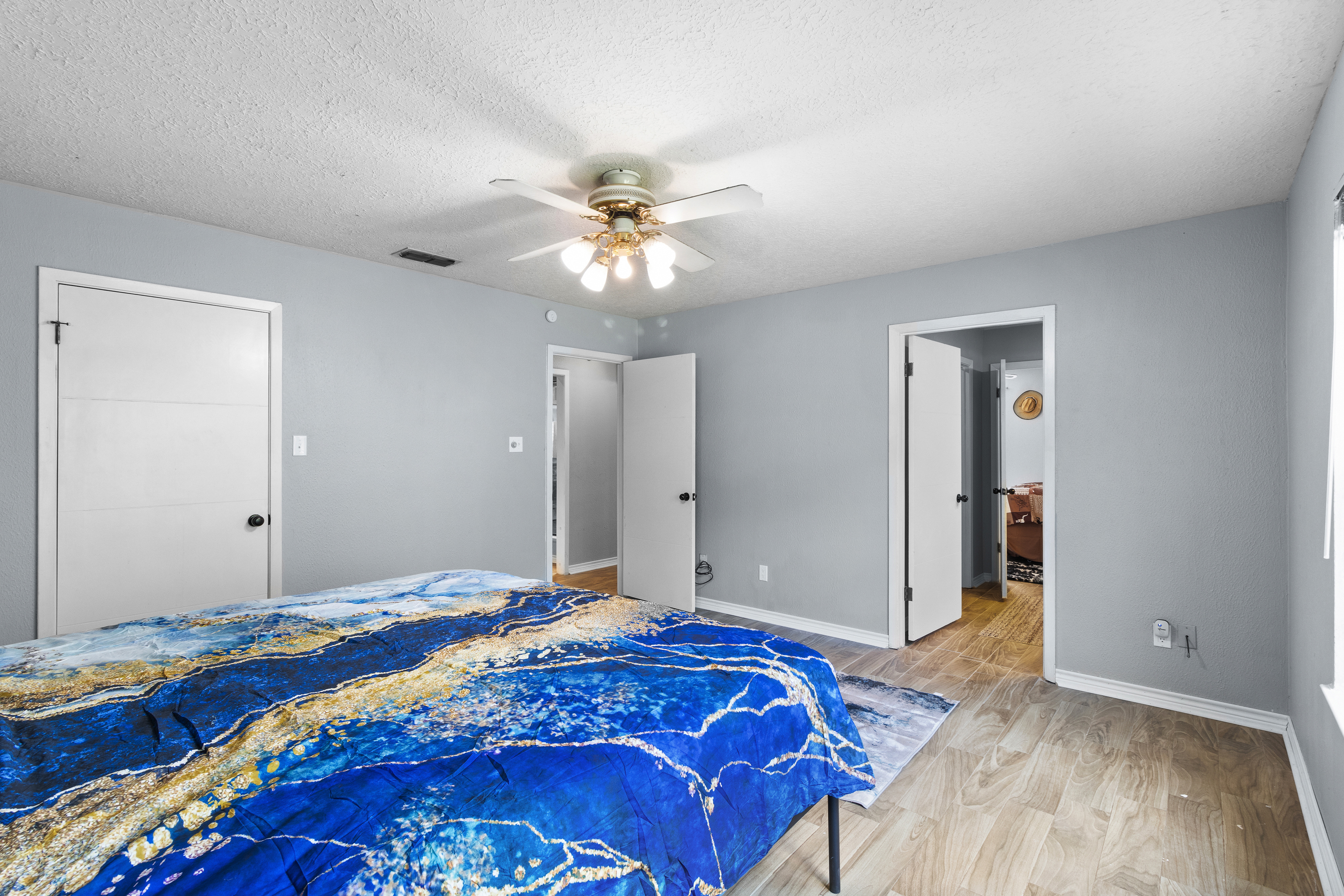 Henderson, Texas, 75652, United States, 6 Bedrooms Bedrooms, ,5 BathroomsBathrooms,Residential,For Sale,1920809
