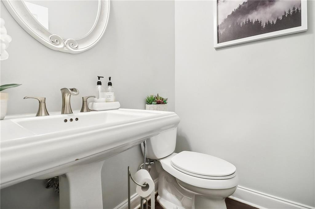 Atlanta, Georgia, 30339, United States, 3 Bedrooms Bedrooms, ,4 BathroomsBathrooms,Residential,For Sale,2003364