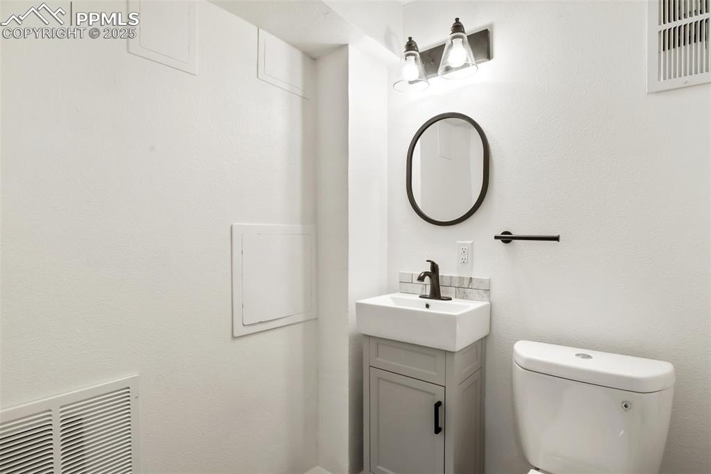 Woodland Park, Colorado, 80863, United States, 4 Bedrooms Bedrooms, ,4 BathroomsBathrooms,Residential,For Sale,1819318