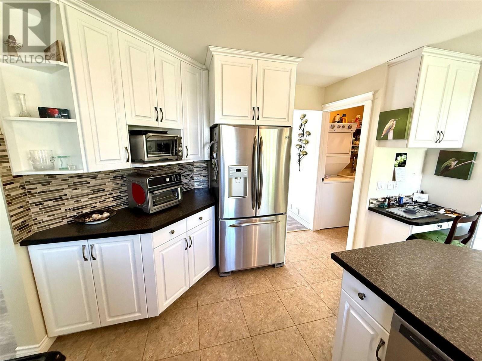 GRAND FORKS, British Columbia, V0H 1H0, CA, 5 Bedrooms Bedrooms, ,2 BathroomsBathrooms,Residential,For Sale,1837814