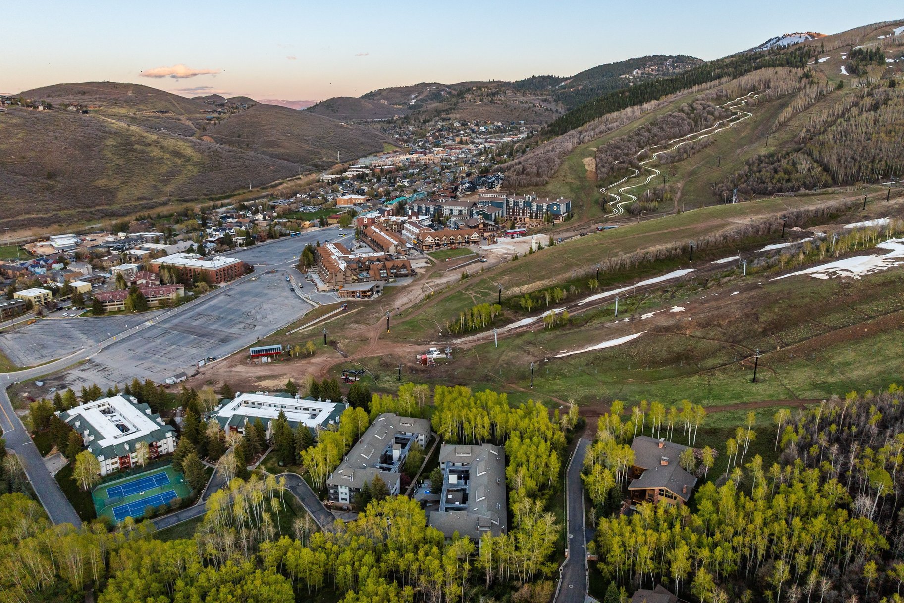  Slopeside Legacy at an Unbelievable Price - 物件實景