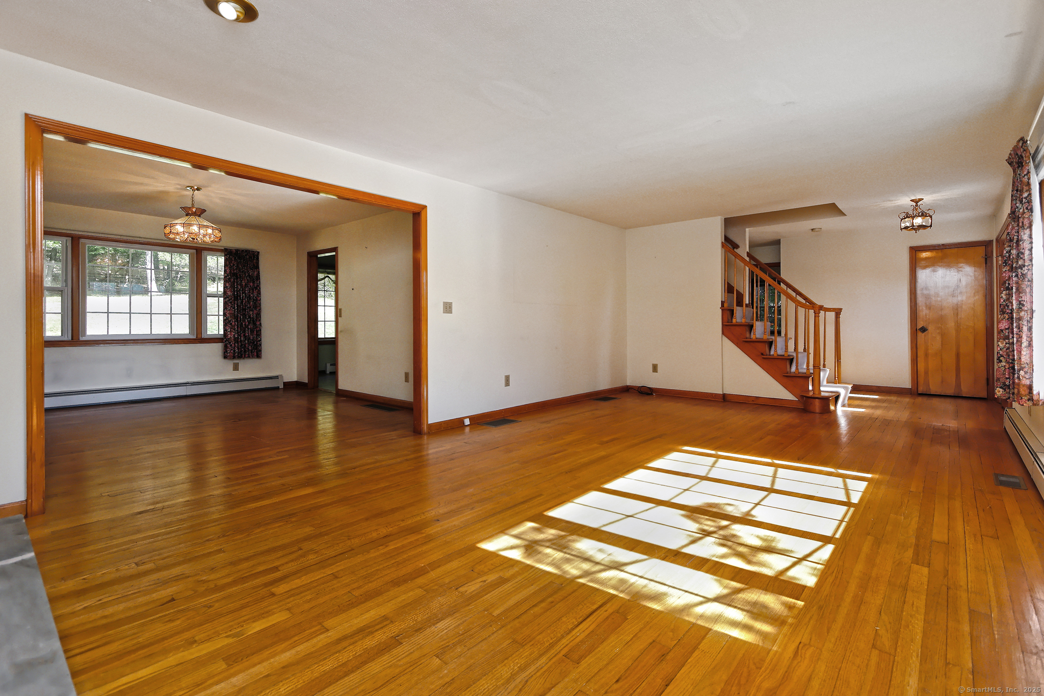 Hamden, Connecticut, 06518, United States, 4 Bedrooms Bedrooms, ,2 BathroomsBathrooms,Residential,For Sale,1940794