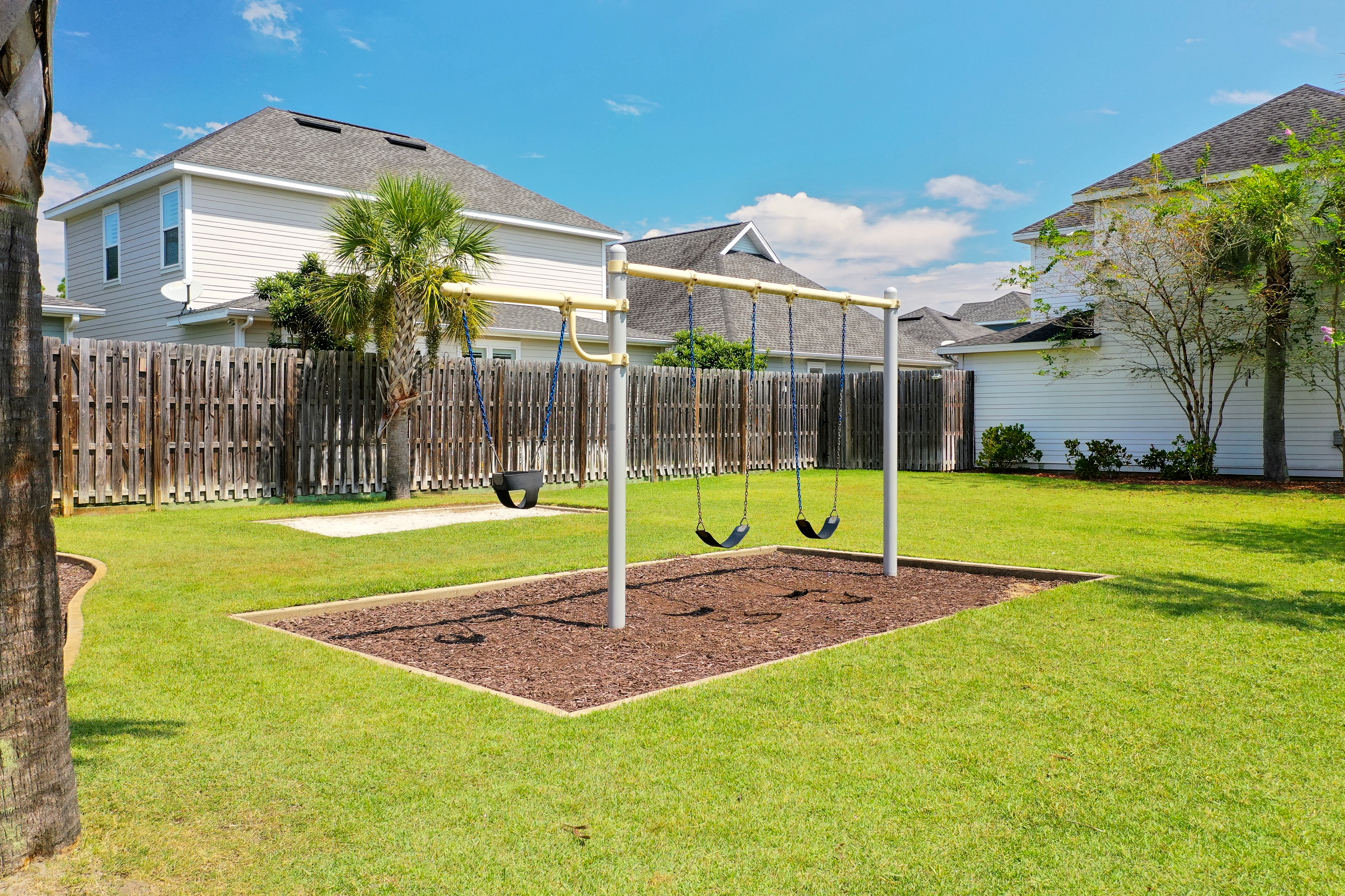  A Private End-Lot Retreat with Green Space Views & Near The Gulf - 物件實景