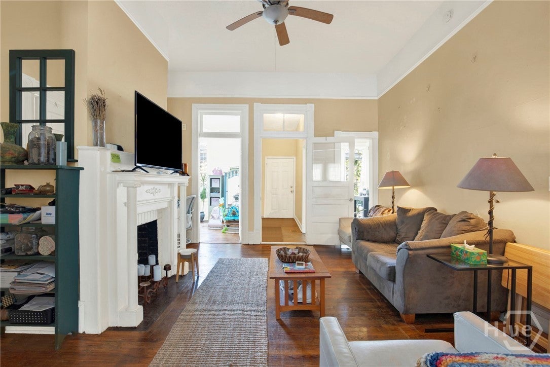 Savannah, Georgia, 31401, United States, 2 Bedrooms Bedrooms, ,3 BathroomsBathrooms,Residential,For Sale,2031134
