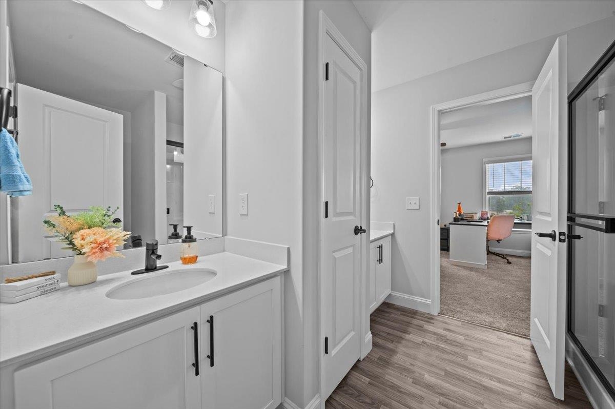 Campobello, South Carolina, 29322, United States, 5 Bedrooms Bedrooms, ,4 BathroomsBathrooms,Residential,For Sale,1978030