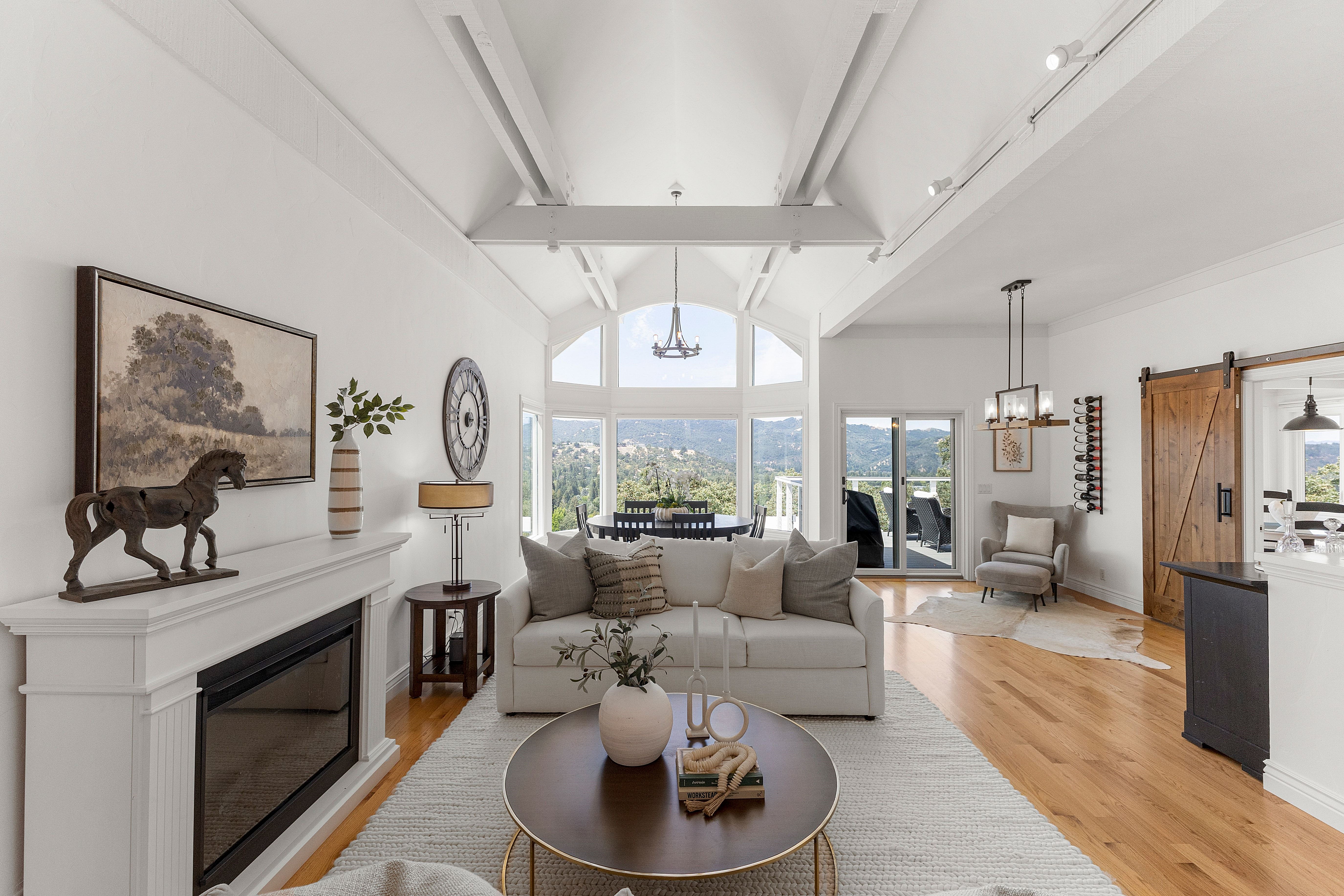  Sweeping Fairway Views Meet Rare Outdoor Living - 物件實景