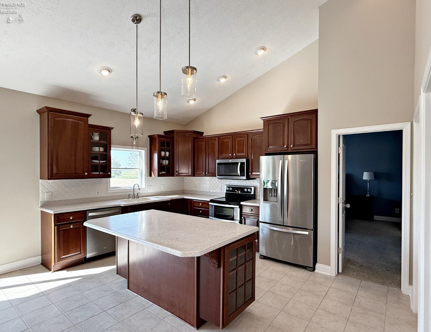 McComb, Ohio, 45858, United States, 4 Bedrooms Bedrooms, ,4 BathroomsBathrooms,Residential,For Sale,1978149