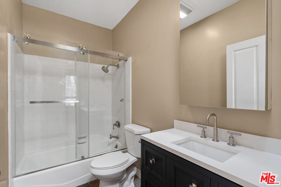West Hollywood, California, 90048, United States, 2 Bedrooms Bedrooms, ,3 BathroomsBathrooms,Residential,For Sale,1762053
