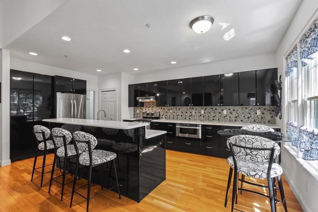 Westford, Massachusetts, 01886, United States, 3 Bedrooms Bedrooms, ,4 BathroomsBathrooms,Residential,For Sale,1923619