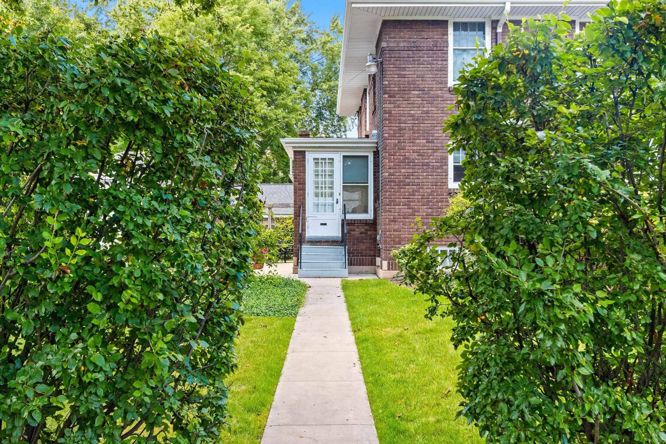 GREEN BAY, Wisconsin, 54301-3217, United States, 4 Bedrooms Bedrooms, ,3 BathroomsBathrooms,Residential,For Sale,1984503