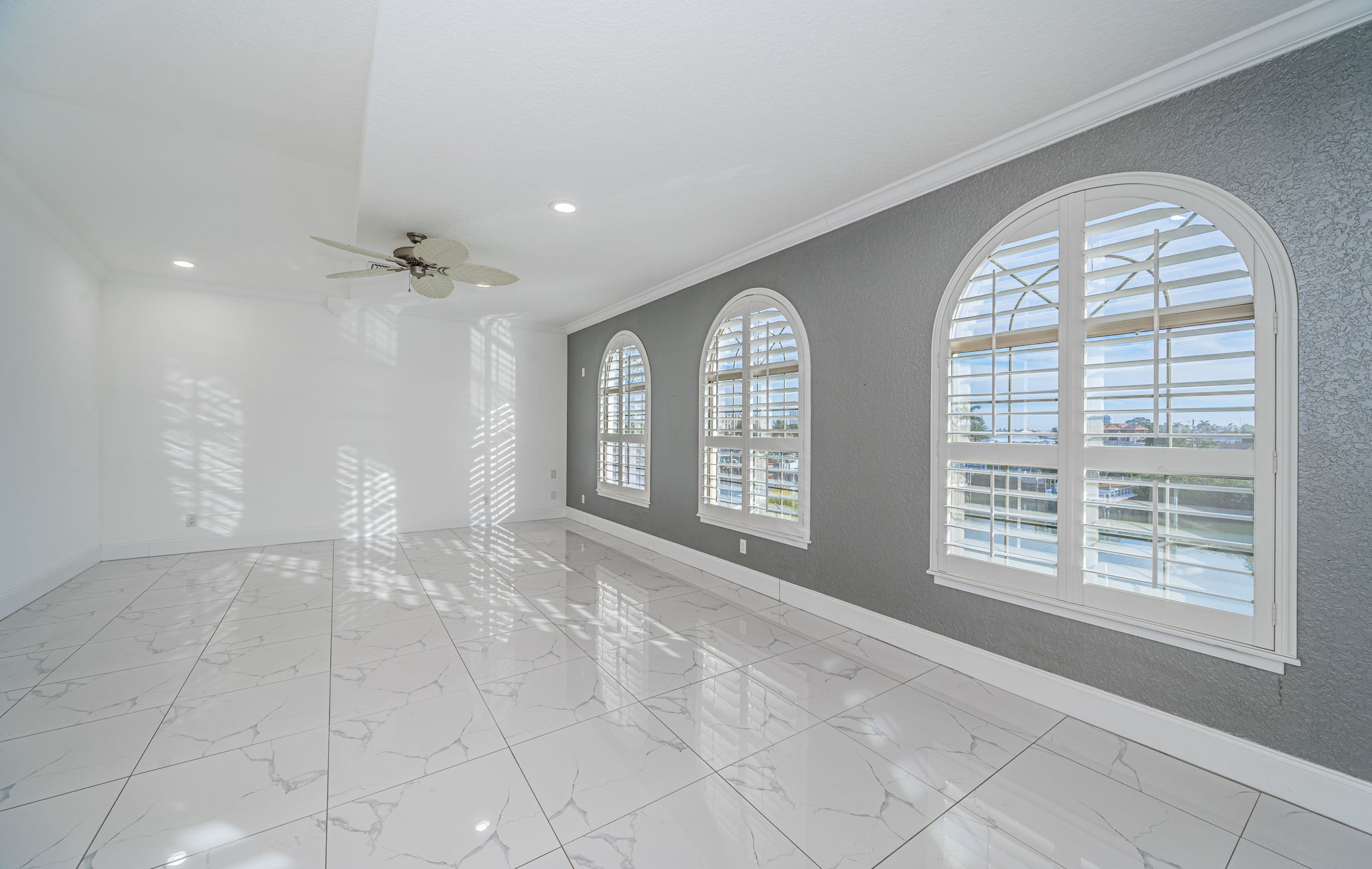 St Petersburg, Florida, 33707, United States, 4 Bedrooms Bedrooms, ,3 BathroomsBathrooms,Residential,For Sale,1992370