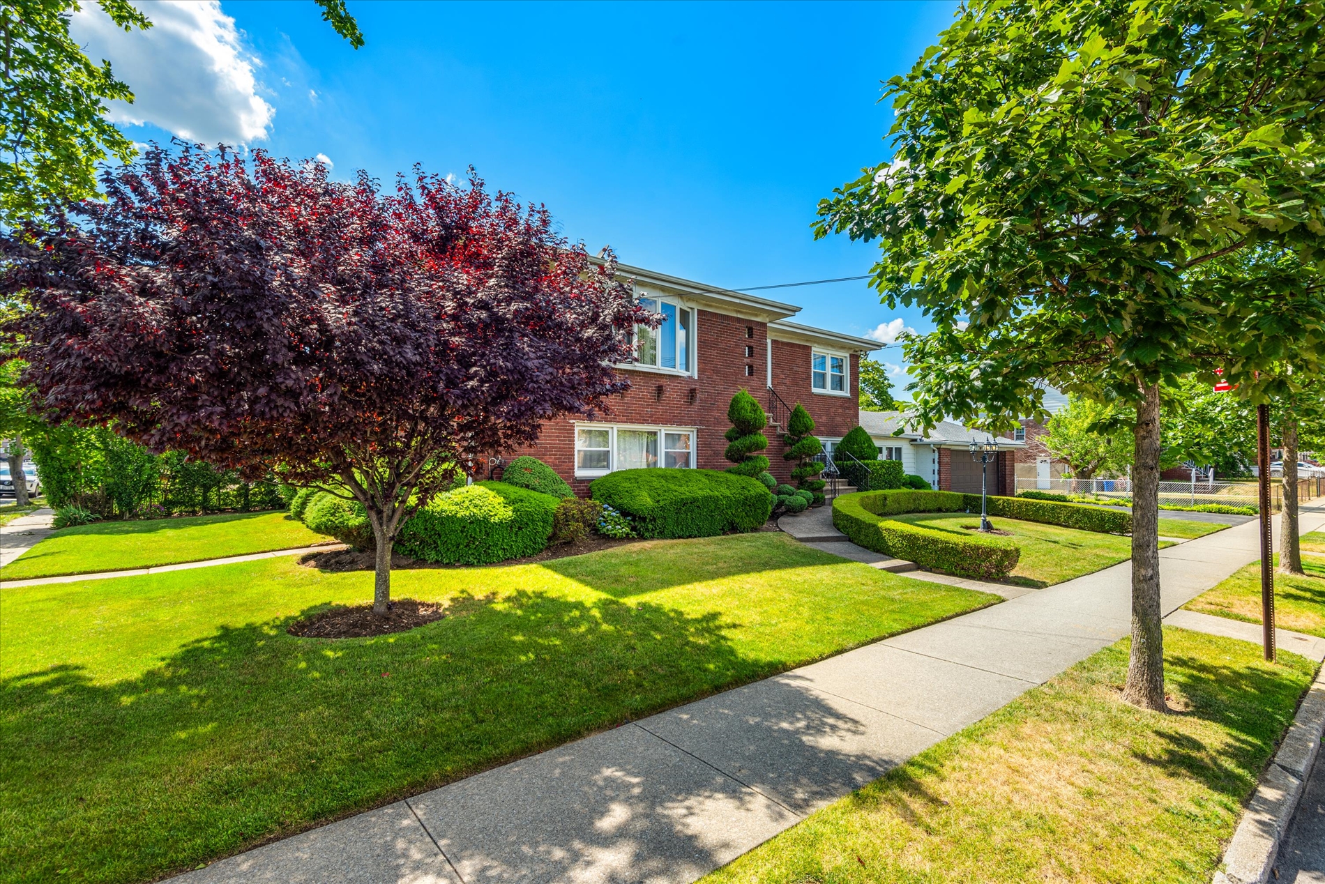 Howard Beach, New York, 11414, United States, 4 Bedrooms Bedrooms, ,3 BathroomsBathrooms,Residential,For Sale,1835164