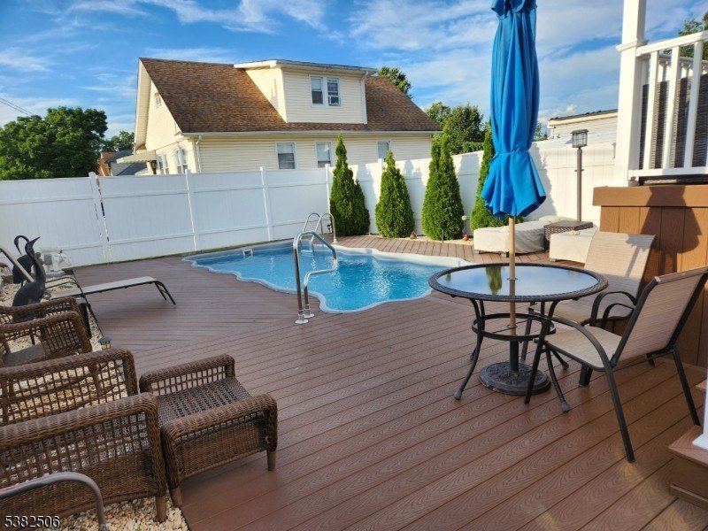 Linden City, New Jersey, 07036-3639, United States, 3 Bedrooms Bedrooms, ,3 BathroomsBathrooms,Residential,For Sale,1943224
