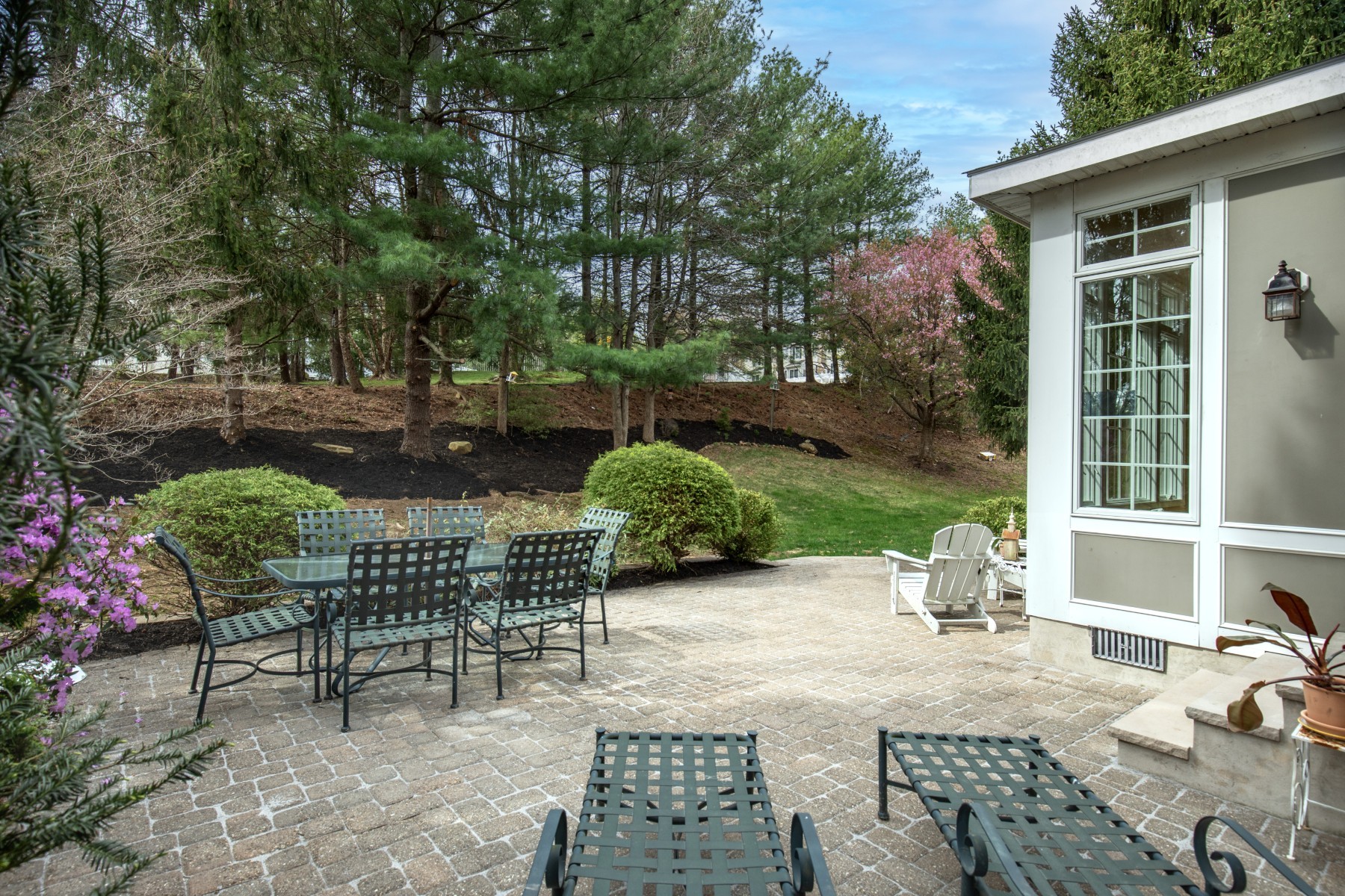  Thoughtfully Designed Living Space Balances Luxury and Everyday Functionality - 物件實景