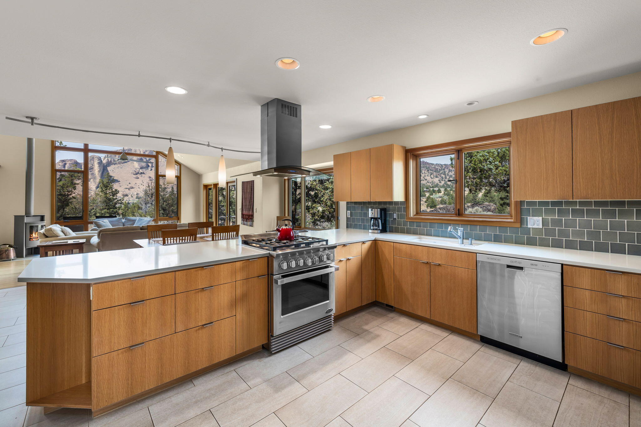 9210 NE Smith Rock Loop, Terrebonne, Oregon, 97760, United States, 2 Bedrooms Bedrooms, ,3 BathroomsBathrooms,Residential,For Sale,9210 NE Smith Rock Loop,1591545